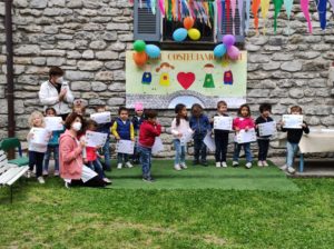 complimenti ai nostri piccoli che hanno ricevuto il diploma del loro primo anno alla scuola dell'infanzia