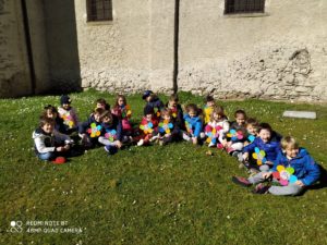 i bimbi della sezione frutti chiamano l'erba